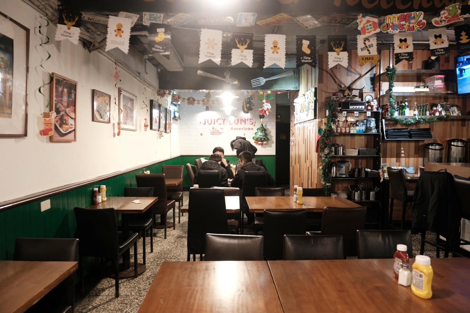 Juicy bun Burger 就是棒美式餐廳 政大餐廳推薦 政大學生沒人不知道的漢堡店！