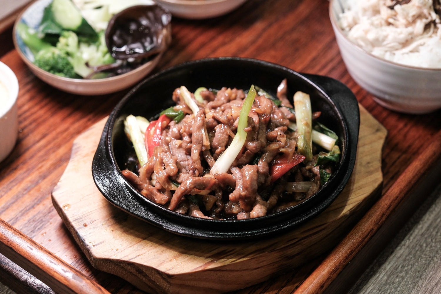 飯香香.灶咖 台北小巨蛋美食.南京三民站美食 每樣都夠水準的台式定食！